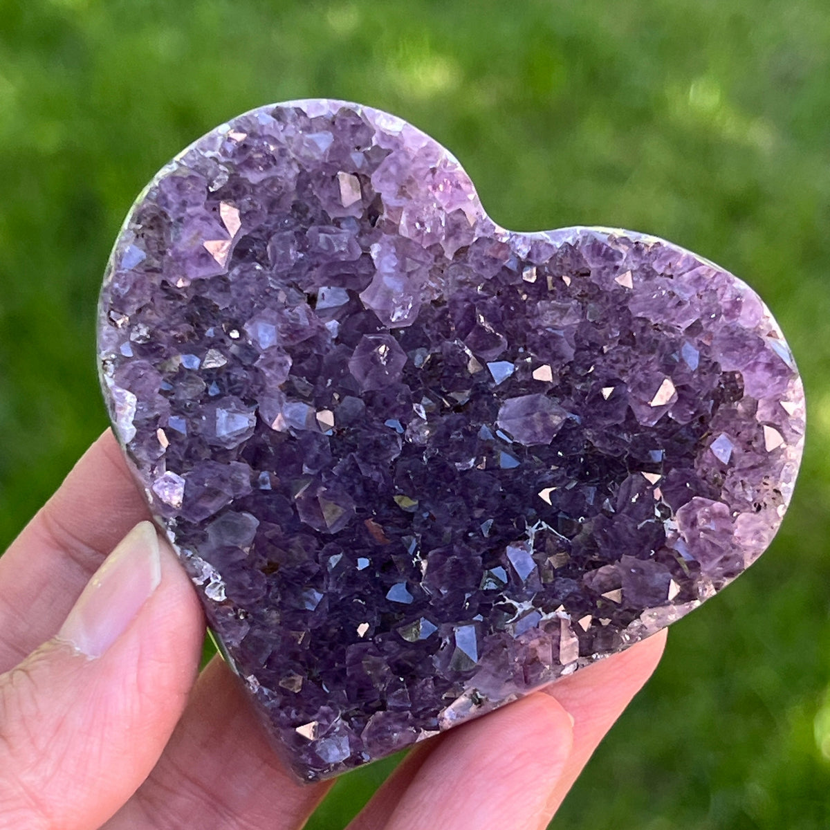 o INIMA DE AMETIST DIN PIATRA BRUTA, NATURLA, AUTETNICA CA REPREZENTARE PENTUR LUNA FEBRUARIE