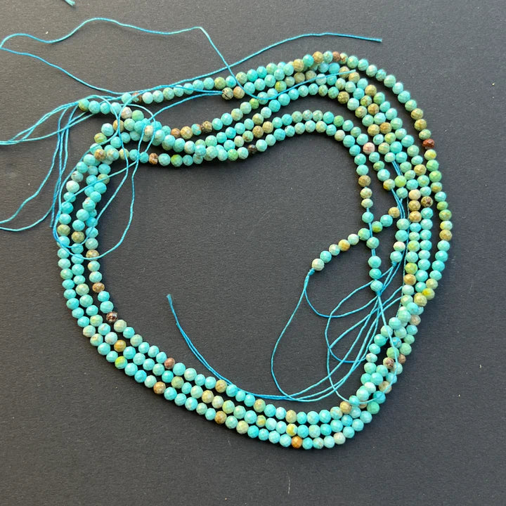 Șirag de mărgele din turquenit natural – piatra turcoaz a calmului, clarității și echilibrului emoțional