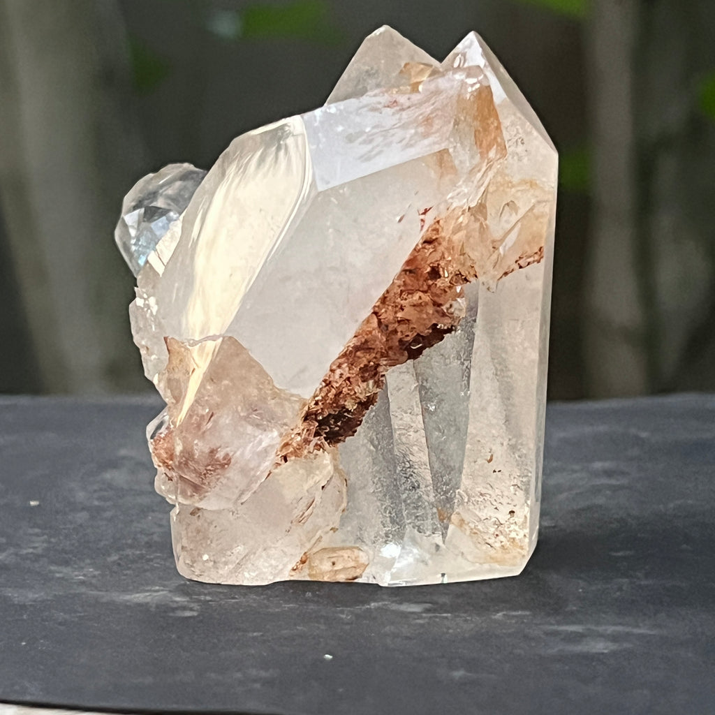 Cristal de cuarț cu incluziuni de goethit brun-portocaliu | Model 4, pietre semipretioase - druzy.ro 2 