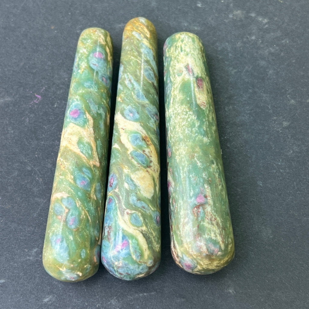 Bagheta rubin in zoisit, pietre semipretioase - druzy.ro 2 