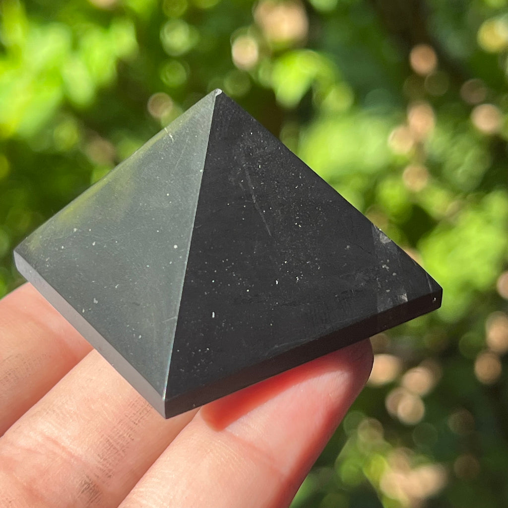 Piramida shungit polisat 6 cm, druzy.ro, pietre semipretioase 3