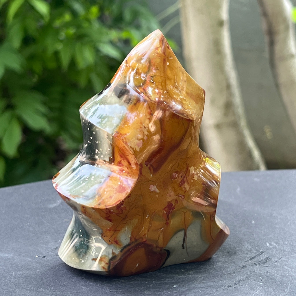 Sculptura jasp policrom forma flacara | Model 4, pietre semipretioase - druzy.ro 4 