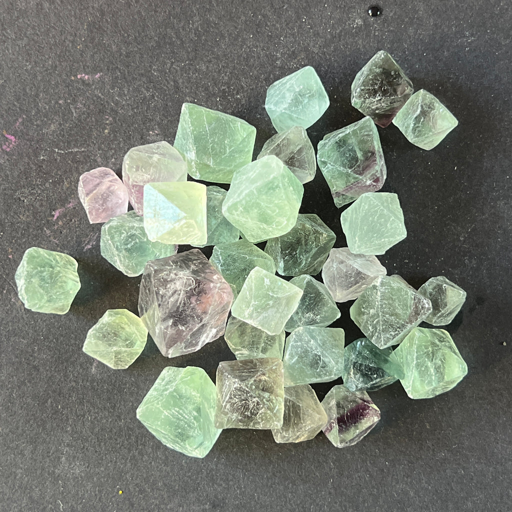 Octaedru fluorit, pietre semipretioase - druzy.ro 3 