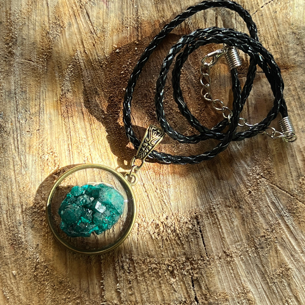 Colier pandantiv dioptaz din Africa de Sud, pietre semipretioase - druzy.ro 2 