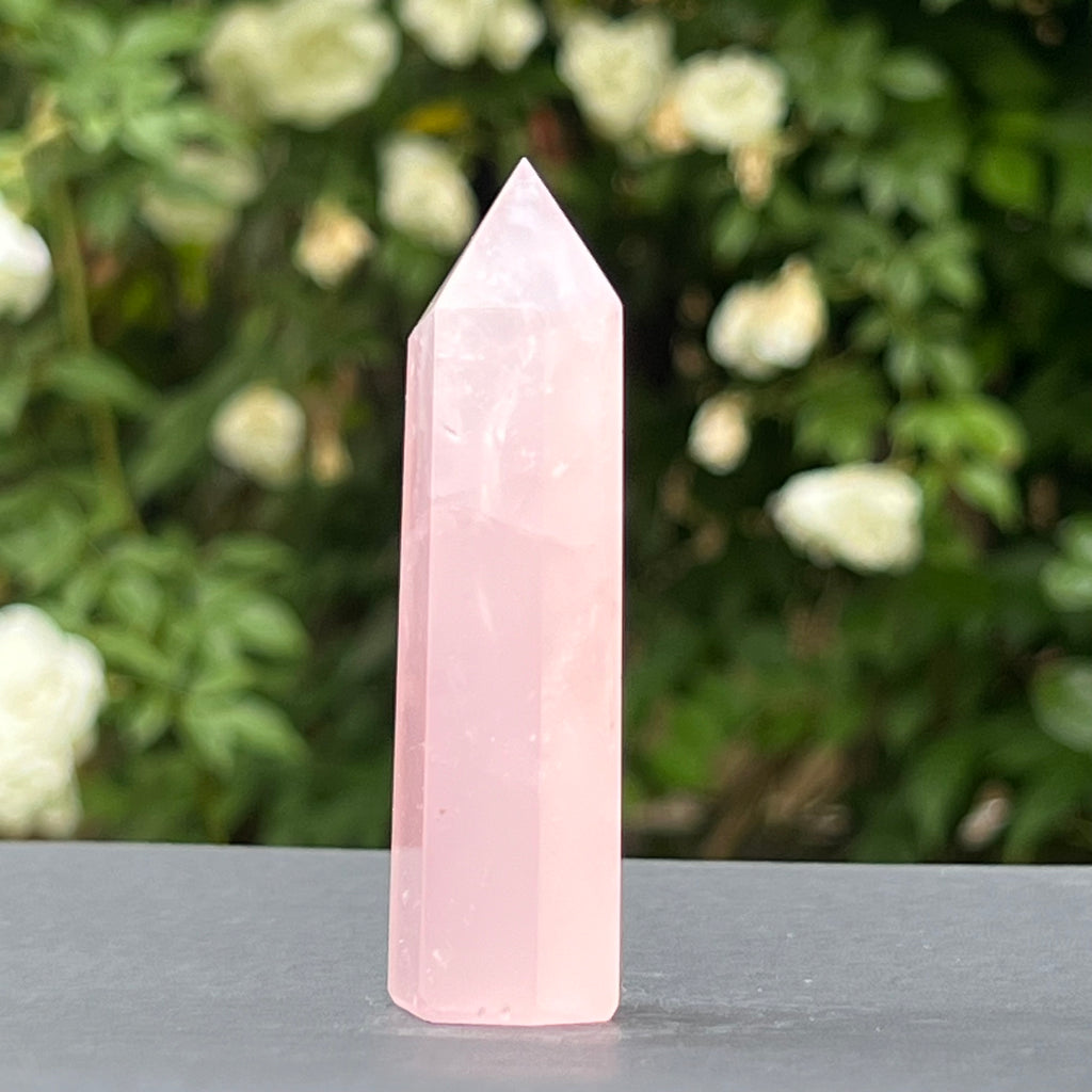 Obelisc cuart roz Namibia model 3, pietre semipretioase - druzy.ro 1