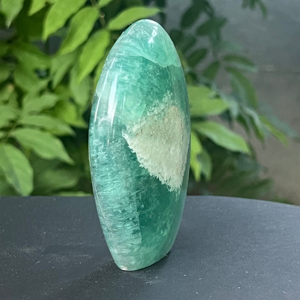 Fluorit verde structura forma libera model 6, pietre semipretioase - druzy.ro 2 