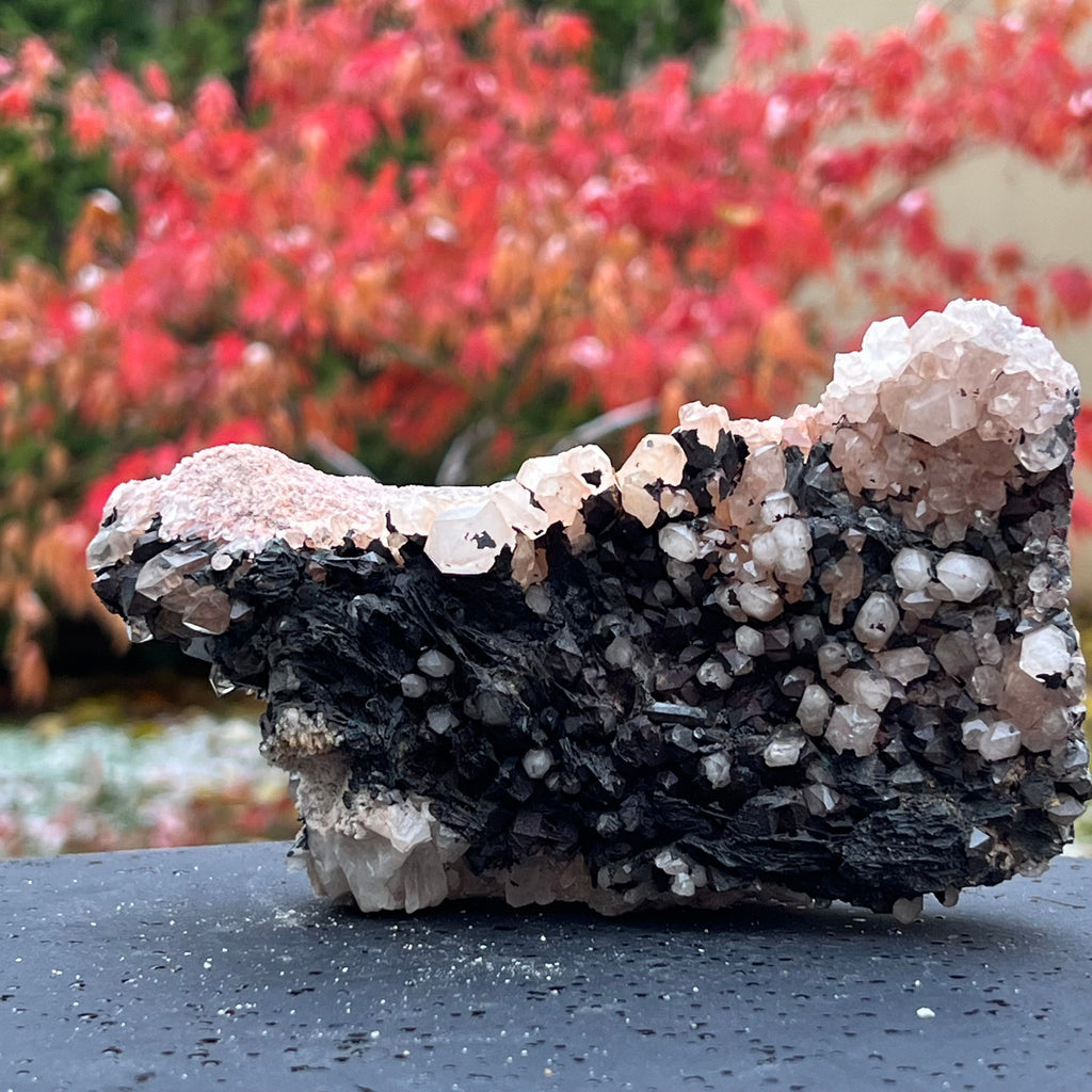 Cluster cuart Blacknit cu goetita si hematit model 2 din Madagascar, druzy.ro, cristale 2
