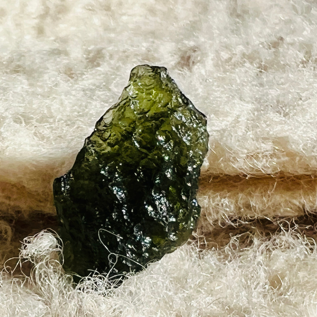 Moldavit 1.82 grame piatra bruta model 16, druzy.ro, cristale 2