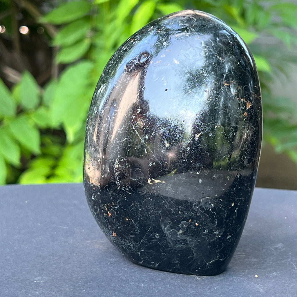 Turmalina neagra structura forma libera m1, pietre semipretioase - druzy.ro 2 