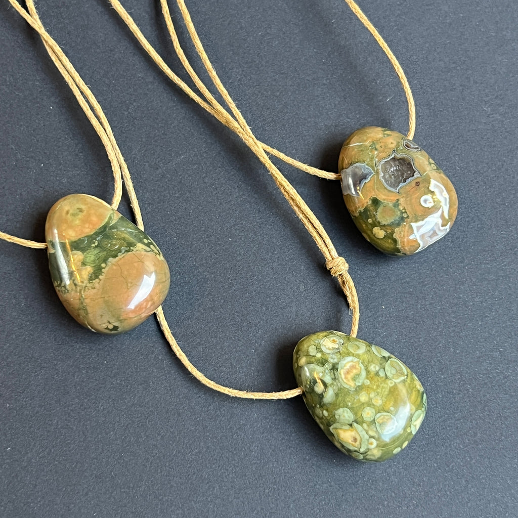 Colier pandantiv riolit DROP, pietre semipretioase - druzy.ro 1 