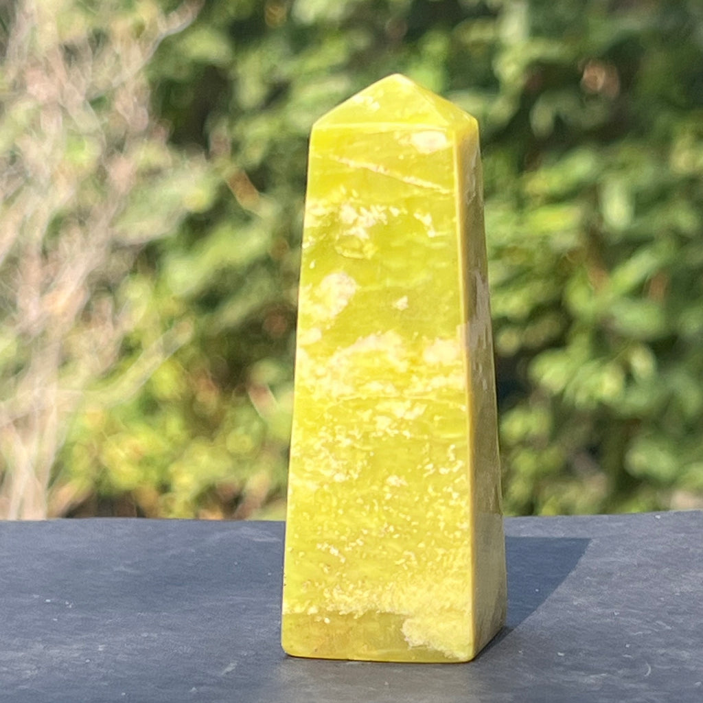 Turn/obelisc serpentin galben model 7, druzy.ro, cristale 2