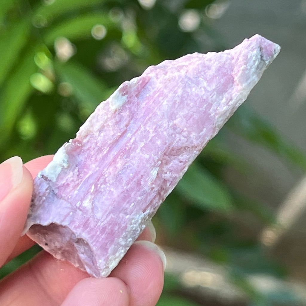 Turmalina roz bruta m1, pietre semipretioase - druzy.ro 1 