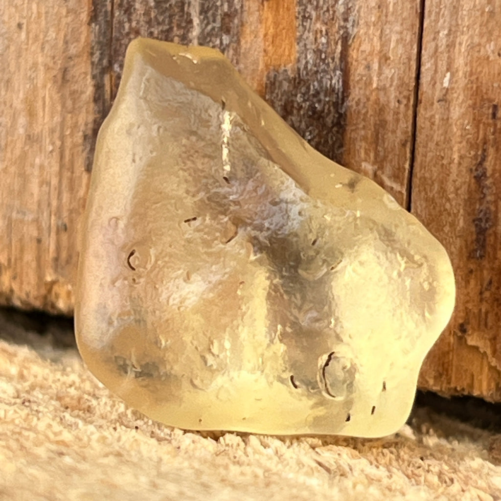 Tectita aurie sticla desertului Libia piatra bruta model 14, calitate AAA, pietre semipretioase - druzy.ro 2 