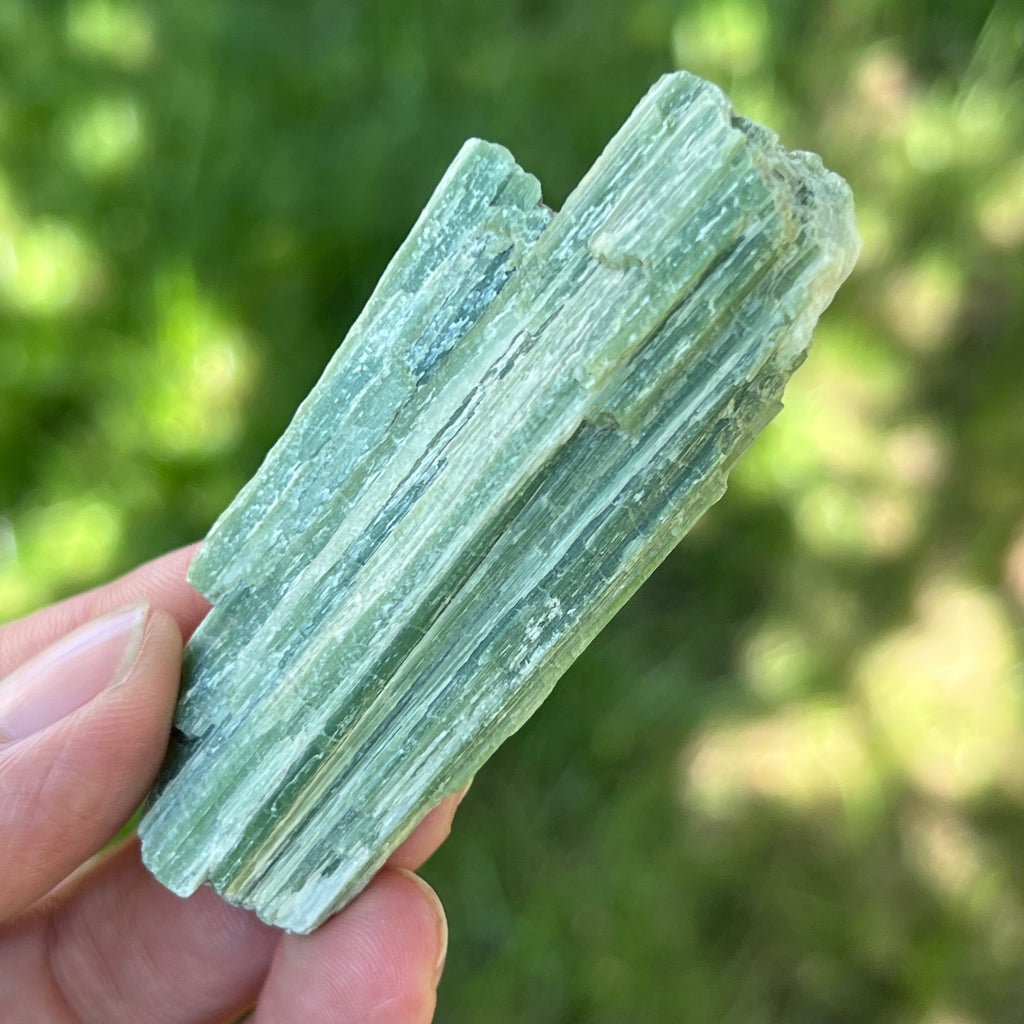 Tremolit piatra bruta m1, pietre semipretioase - druzy.ro 1 