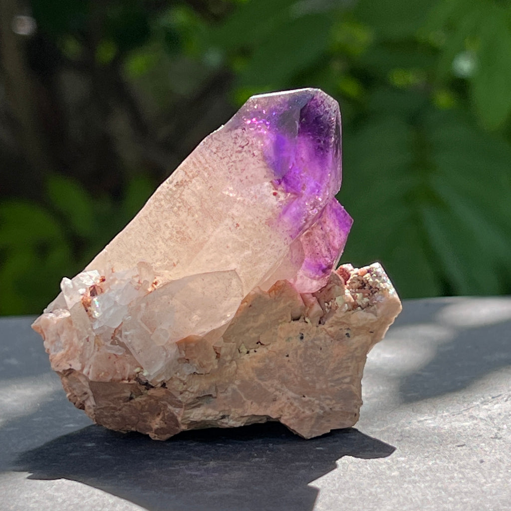 Vârf de cuarț Brandberg în matrice – cristal natural din Namibia | Model 1, pietre semipretioase - druzy.ro 1 