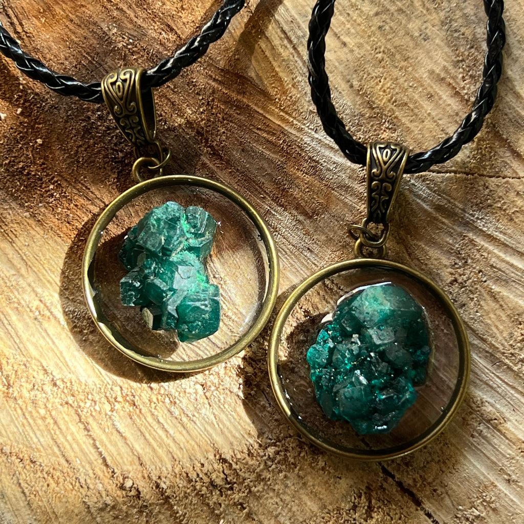 Colier pandantiv dioptaz din Africa de Sud, pietre semipretioase - druzy.ro 3 