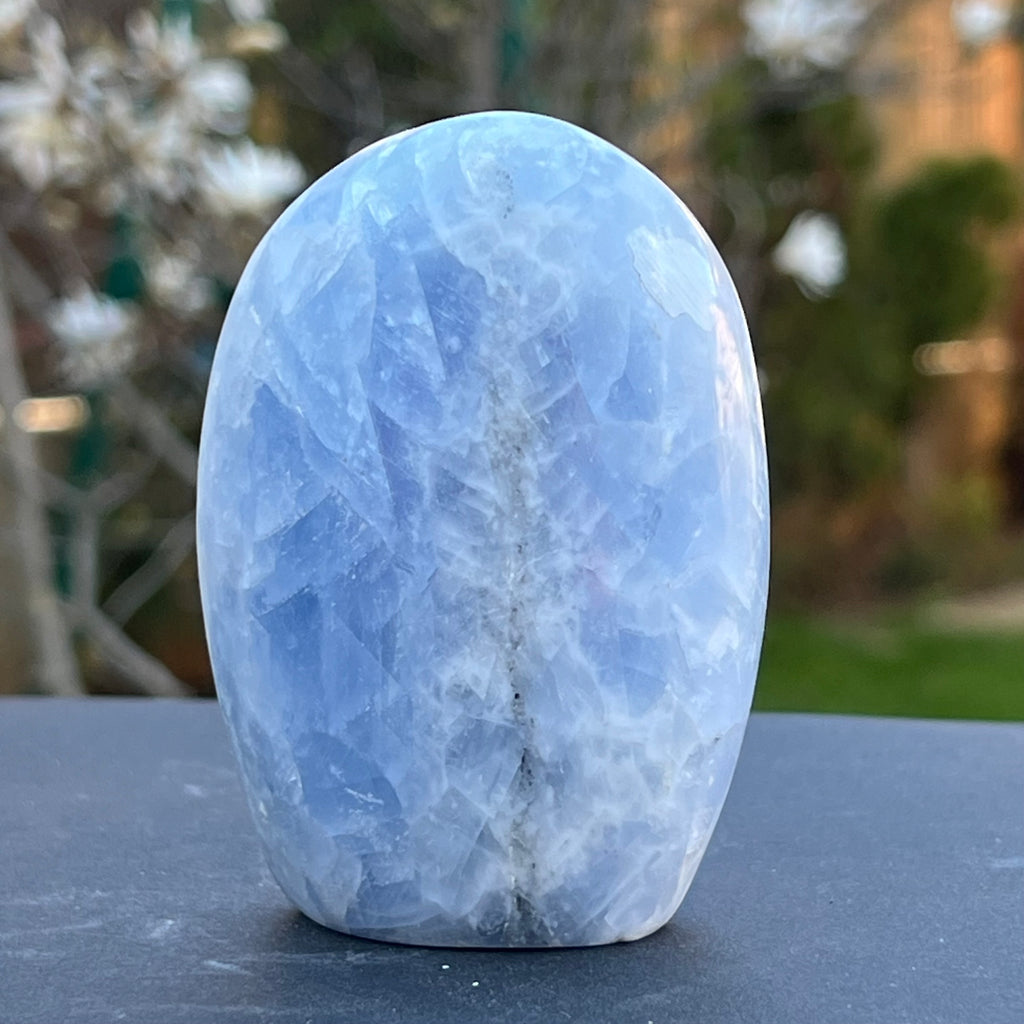 Calcit albastru structura forma libera din Madagascar model 5, druzy.ro, cristale 1