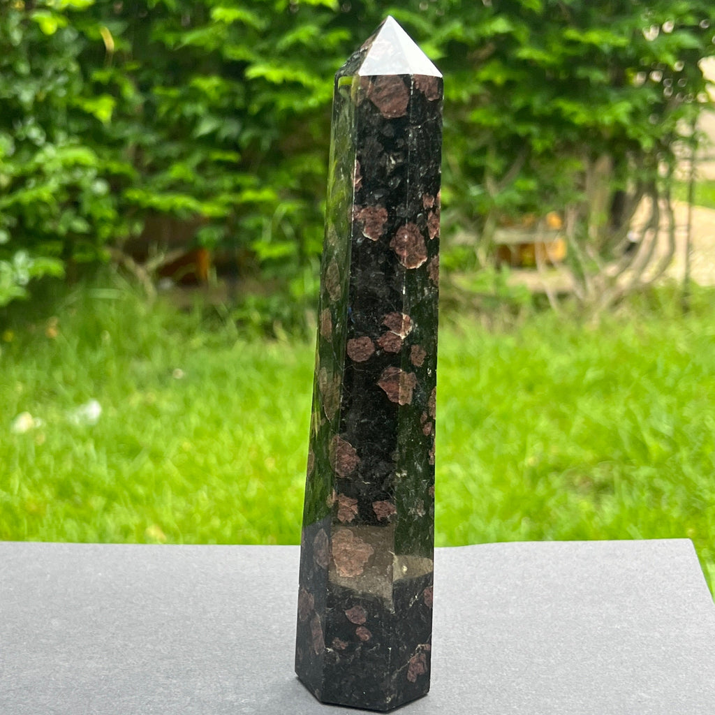 Obelisc turmalina neagra cu granat model 23, pietre semipretioase - druzy.ro 1 