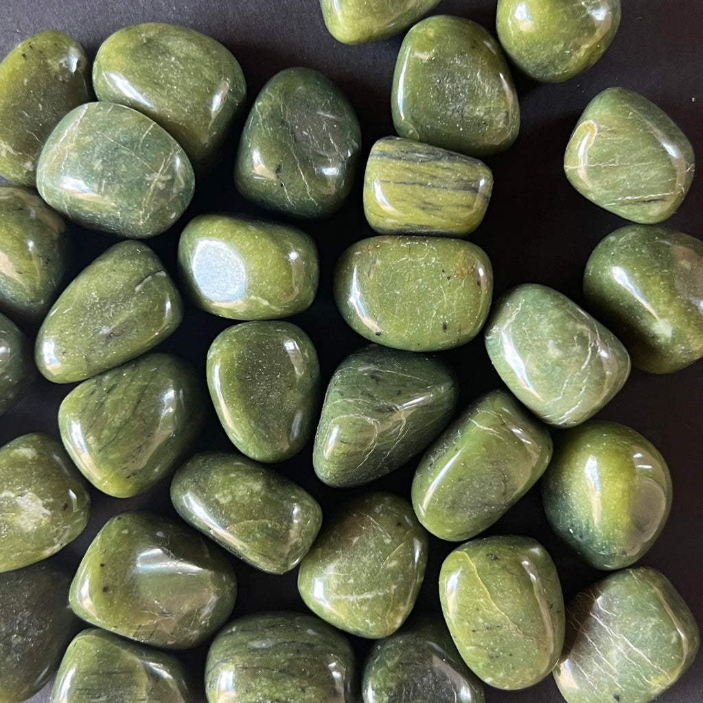 Jad verde nefrit piatra rulata, pietre semipretioase - druzy.ro 3 
