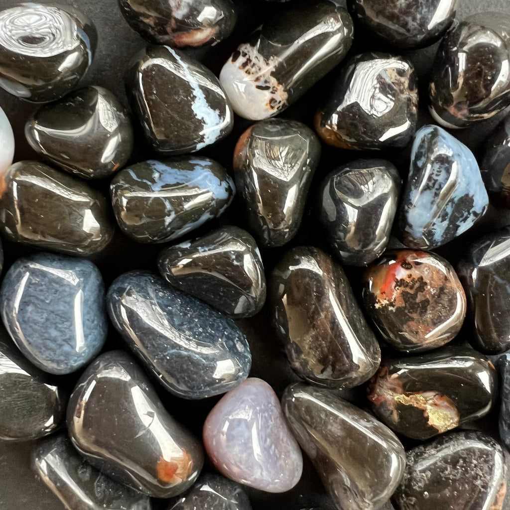 Sardonix piatra curajului si protectiei, piatra rulata, m1, negru, druzy.ro, cristale 2