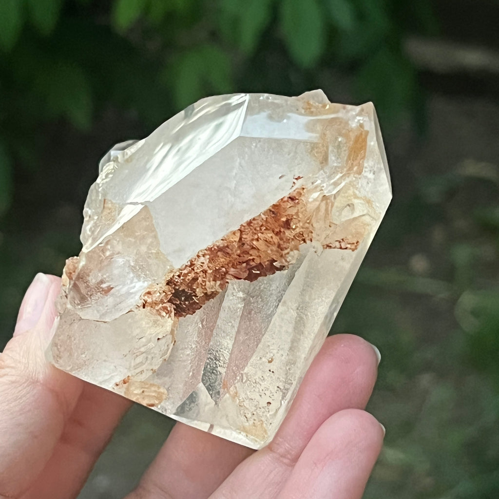 Cristal de cuarț cu incluziuni de goethit brun-portocaliu | Model 4, pietre semipretioase - druzy.ro 8 