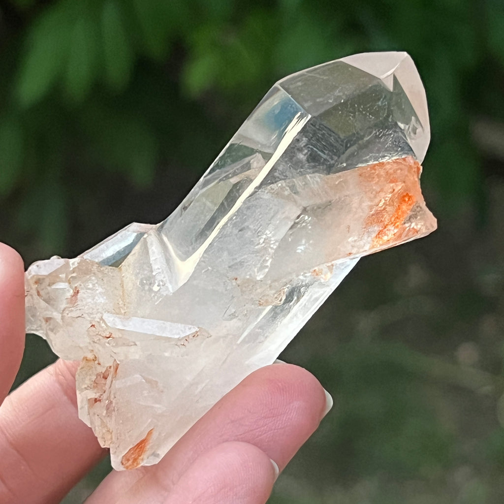Cristal de cuarț cu incluziuni de goethit brun-portocaliu | Model 10, pietre semipretioase - druzy.ro 4 