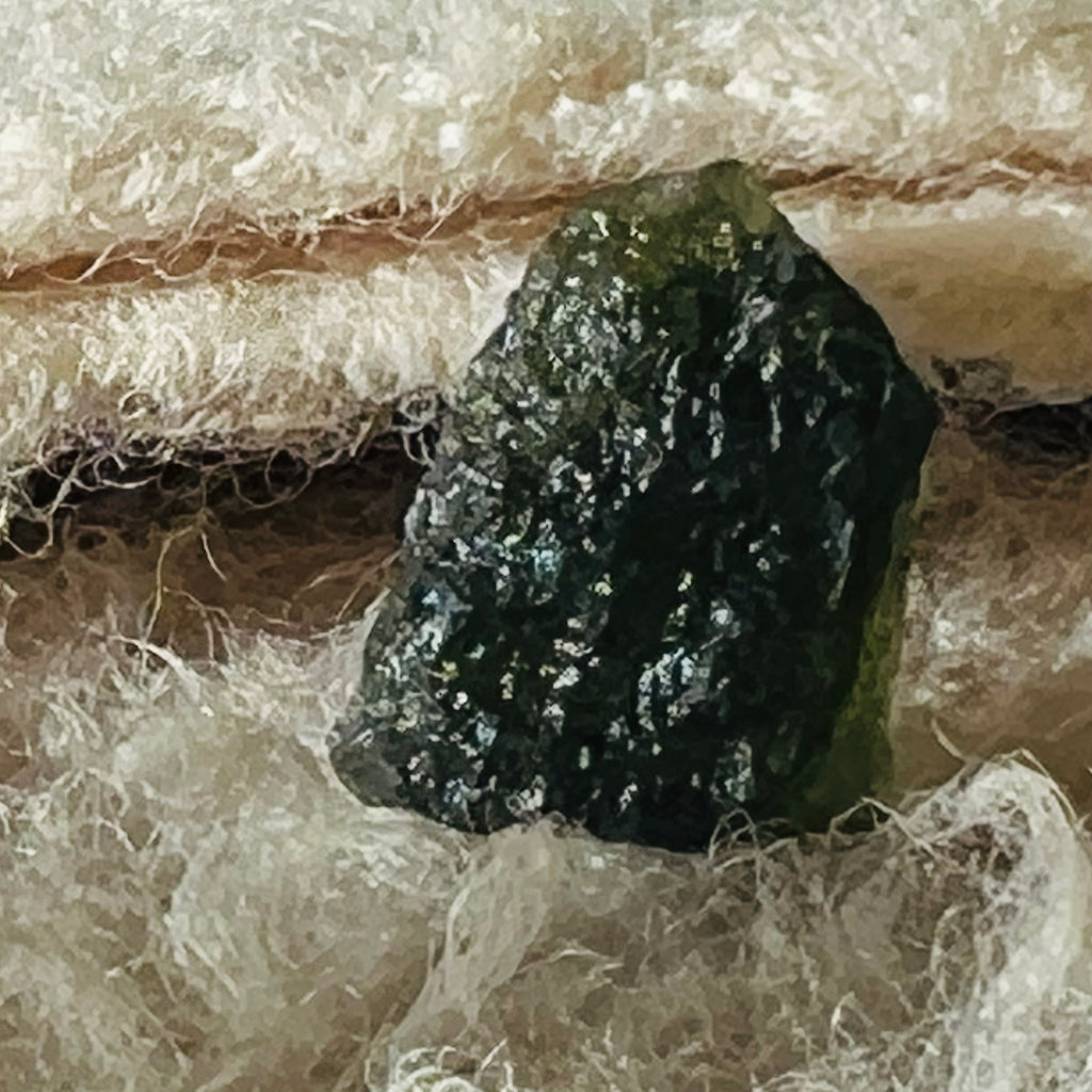 Moldavit 2.07 grame piatra bruta model 3, druzy.ro, cristale 1