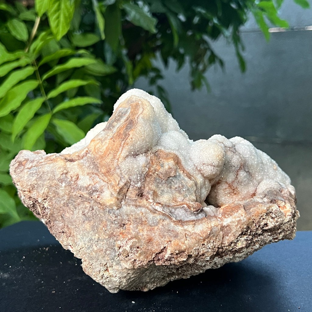 Cuarț botrioidal cu suprafață druzy – sculptură naturală în alb perlat -model 1, pietre semipretioase - druzy.ro 5 