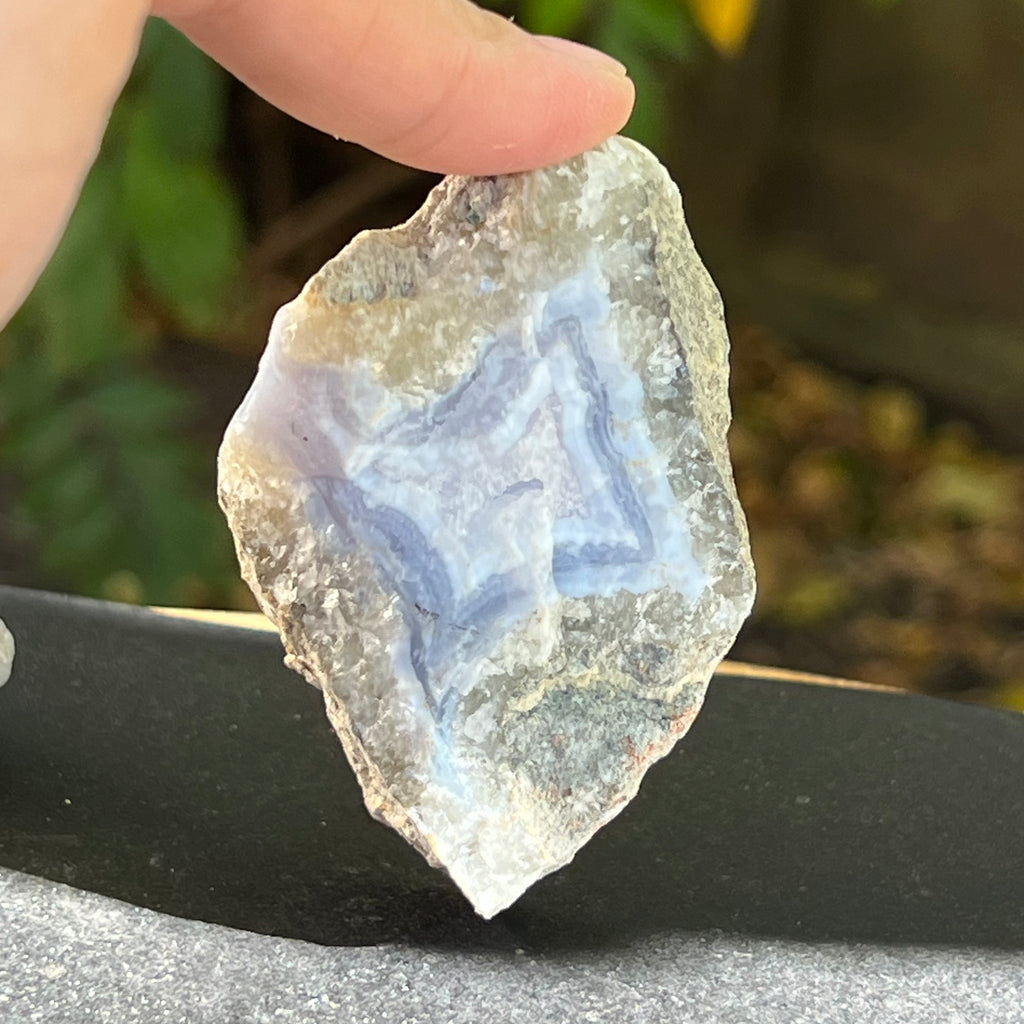 Calcedonie albastra /blue lace/ agat albastru piatra bruta model Af11, druzy.ro, cristale 2
