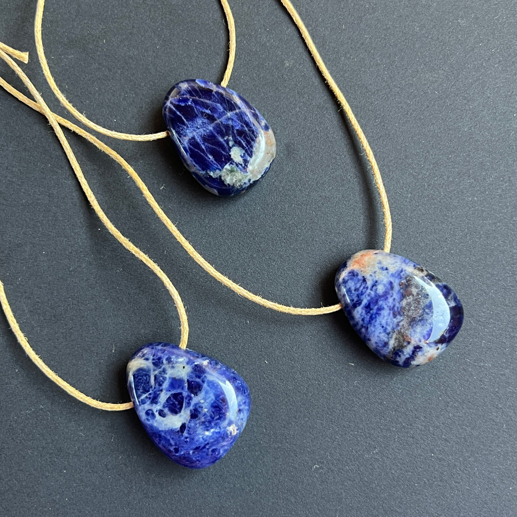 Colier pandantiv sodalit DROP, pietre semipretioase - druzy.ro 1 