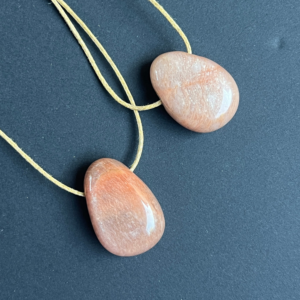 Colier pandantiv piatra lunii DROP, pietre semipretioase - druzy.ro 1 