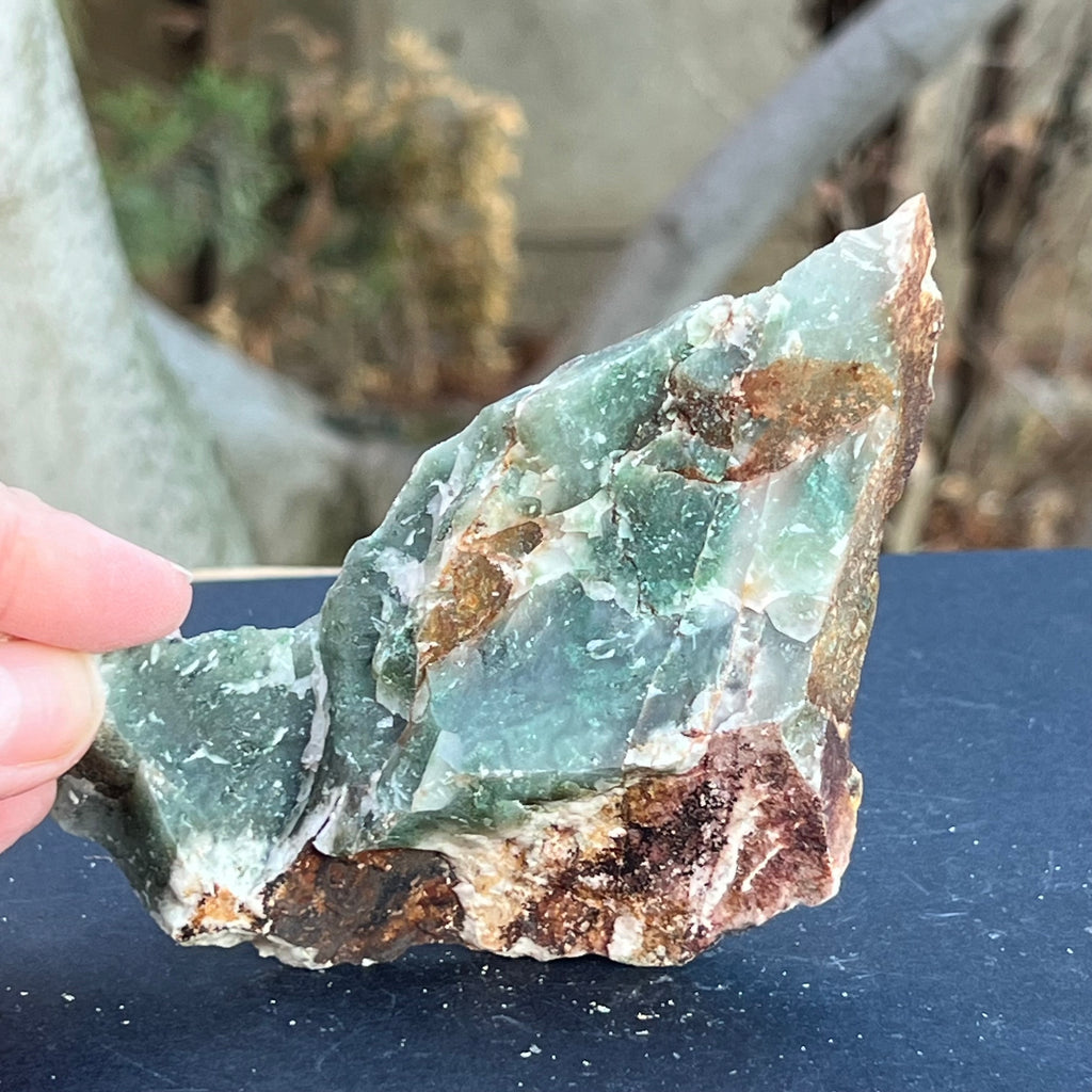 Jad verde piatra bruta model 36, druzy.ro, cristale 3
