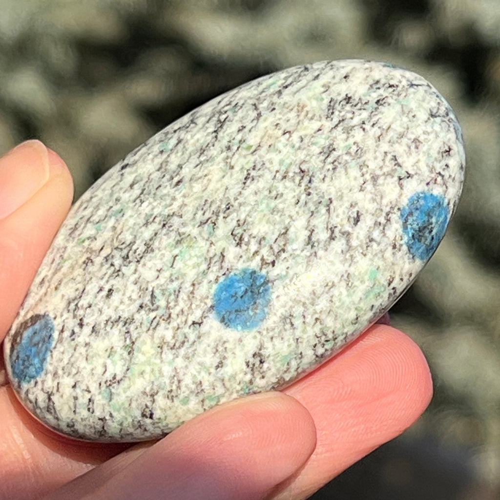 Palmstone K2 Granit cu azurit model 2, druzy.ro, cristale 1