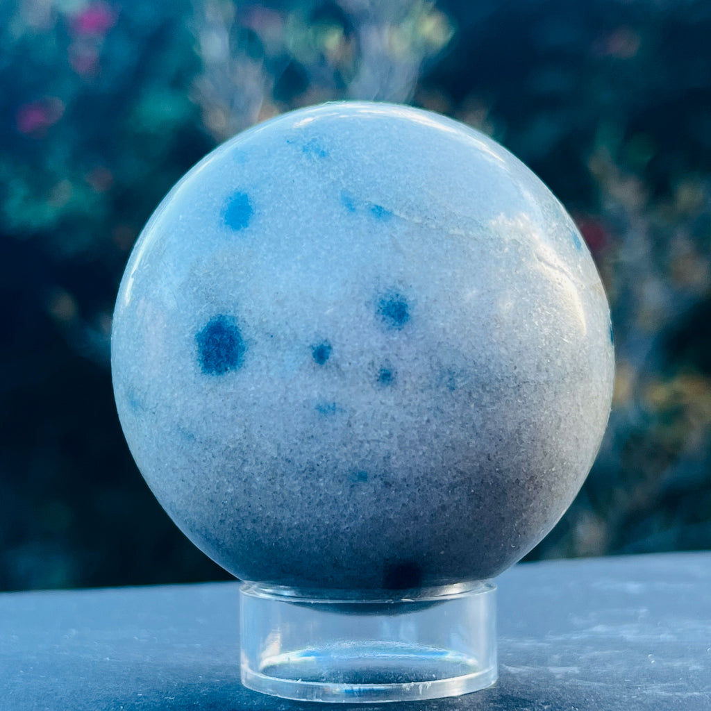 Sfera spinel albastru Madagascar model 4, druzy.ro, cristale 1