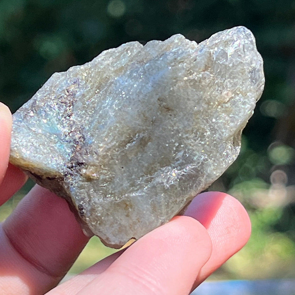 Labradorit piatra bruta polisata pe o fata m7, druzy.ro, cristale 3