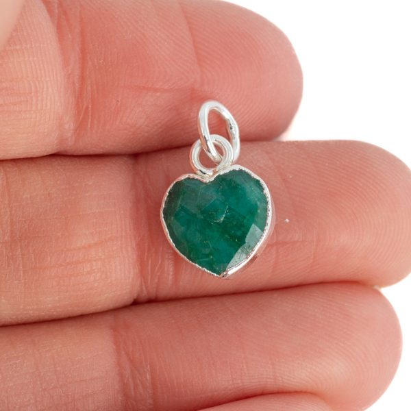 Pandantiv mini smarald  inima 1cm, piatra lunii mai, birthstone, pietre semipretioase - druzy.ro 1