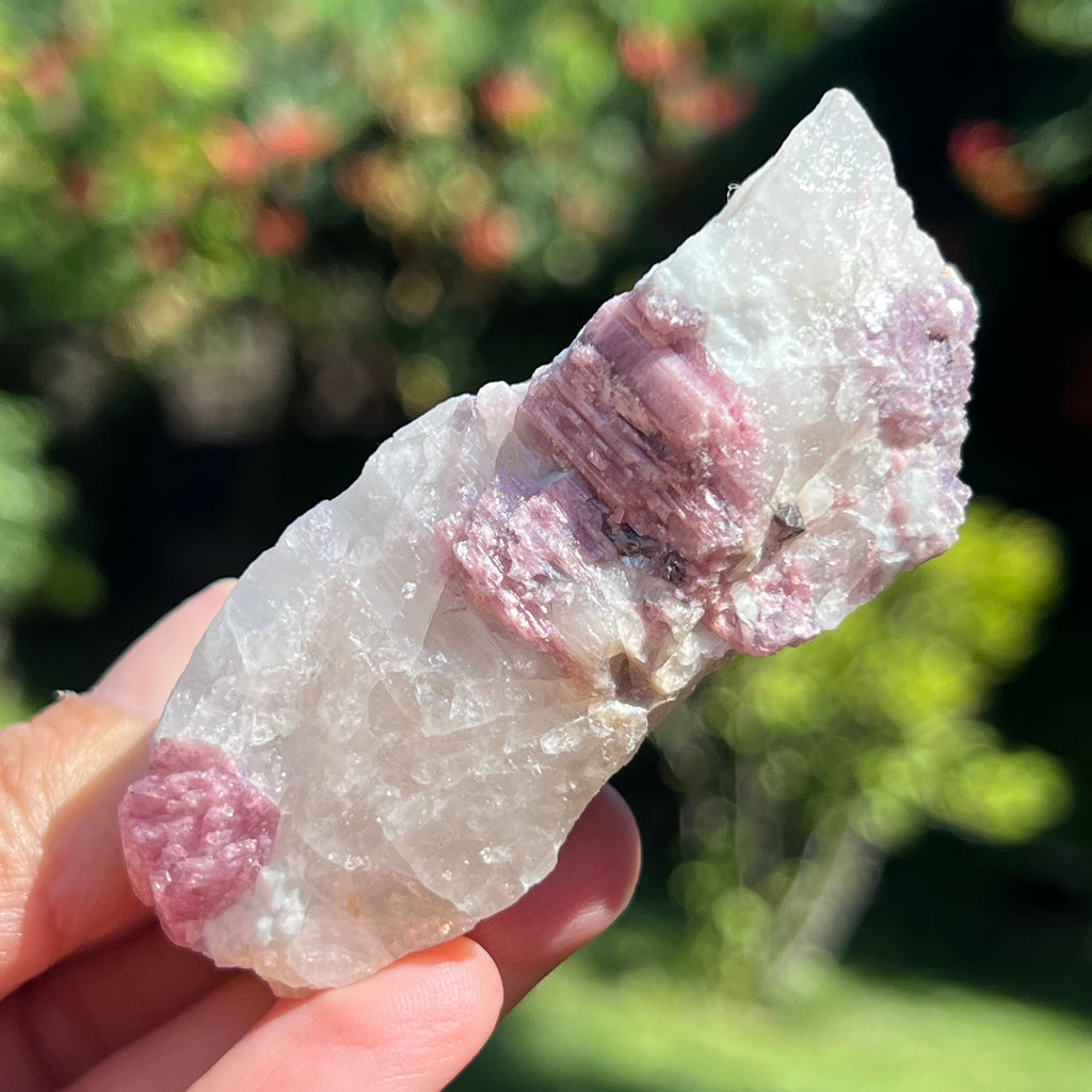 Turmalina roz bruta m8, druzy.ro, cristale 1