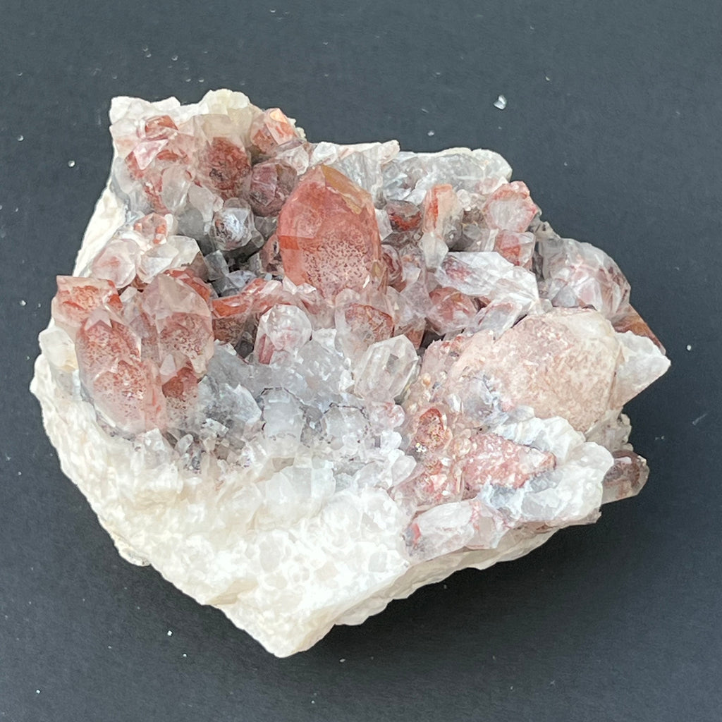 Cluster cuart rosu hematoid m6, druzy.ro, cristale 2
