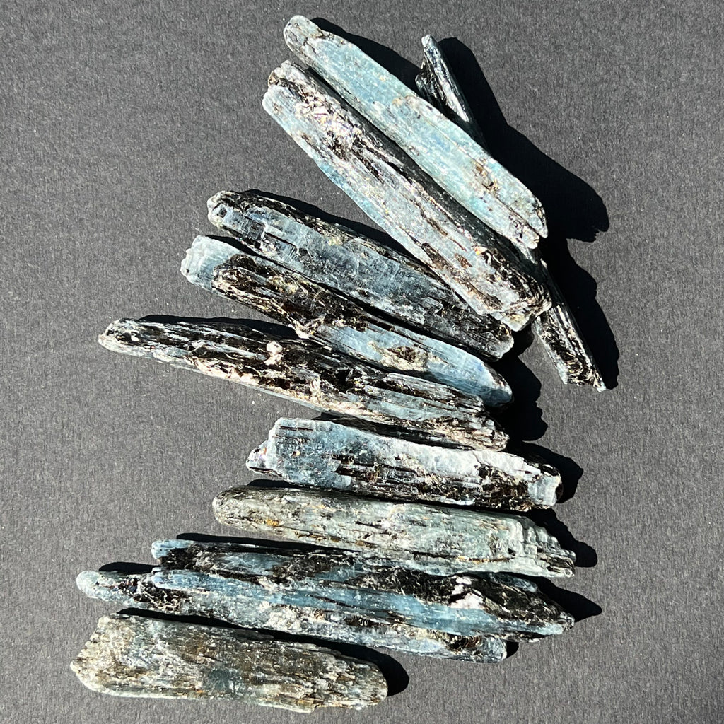 Kianit albastru (Cianit) piatra bruta, druzy.ro, cristale 5
