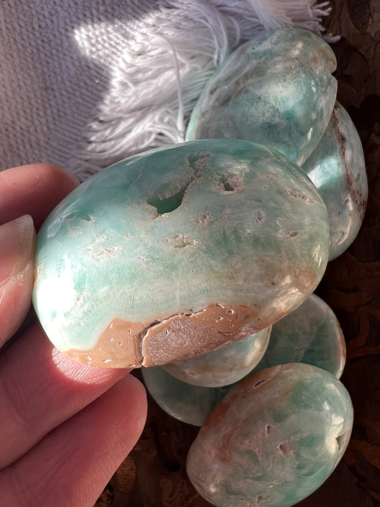 Pochet stone aragonit albastru m4, druzy.ro, cristale 3